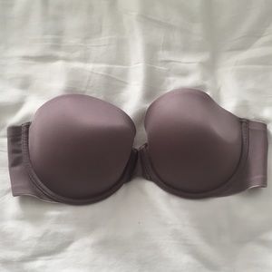 Victoria’s Secret strapless bra
